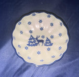 Ceramika Artystyczna Reindeer Small Scalloped Bowl - Shape 023 - Pattern Reindeer (1931)
