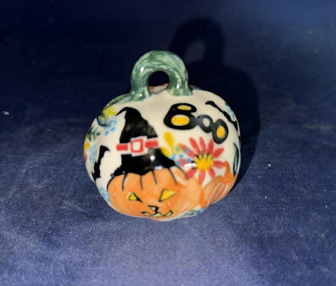 Vena Boo Mini Pumpkin - Shape: V659 - Pattern: Boo