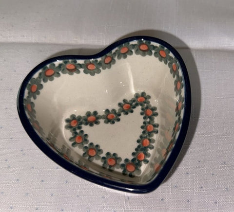 Primrose Heart Dish - Shape: A45 - Pattern: Primorse (854A)