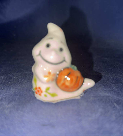 Vena Red & Orange Daisy Mini Ghost with Pumpkin - Shape: V616 - Pattern: Red & Orange Daisy