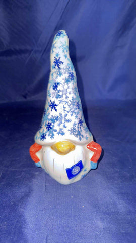 Moja - Gnome with Snowflakes and Red Arms